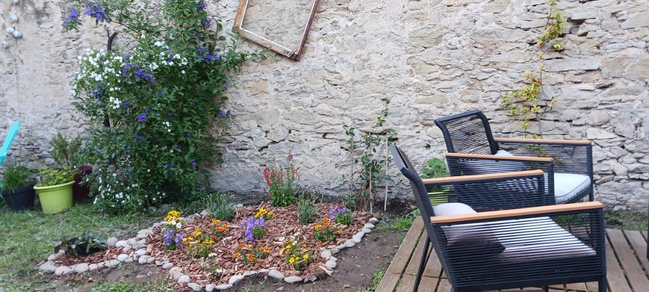 Le 9 De Cour, Chambre Caouette Carcassonne Exterior foto